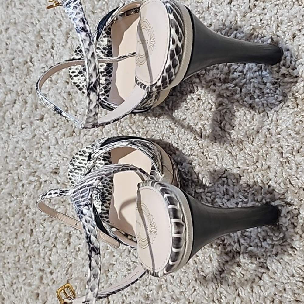 Leather snakeskin & black Elie Tahari heels 5 1/2 inches